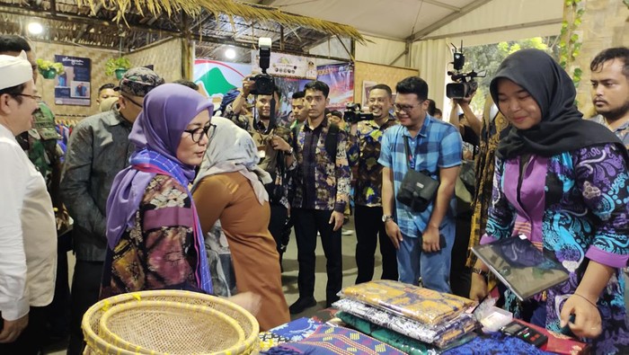 Bupati Lebak di Pameran UMKM Seba Baduy