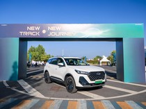 Chery Nantikan Insentif Mobil Hybrid dari Pemerintah