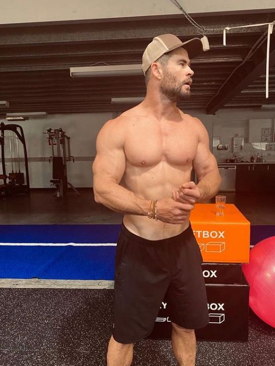 Jalani Diet Bulking, Chris Hemsworth Konsumsi 4500 Kalori Sehari