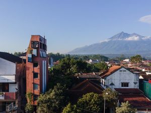 Hotel Terlangsing di Dunia Ada di Salatiga, Lebarnya Cuma 2,8 Meter!