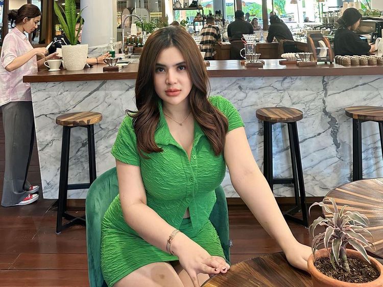 5 Potret Iqlima Kim Si Cewek Bumi