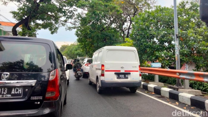jalan banyu urip macet