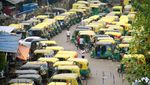 Jalur Lintasan Dibatasi, Ratusan Sopir Bajaj di India Mogok Kerja