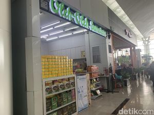 Bisnis Oleh-oleh di Bandara Kualanamu Lesu Meski Saat Lebaran