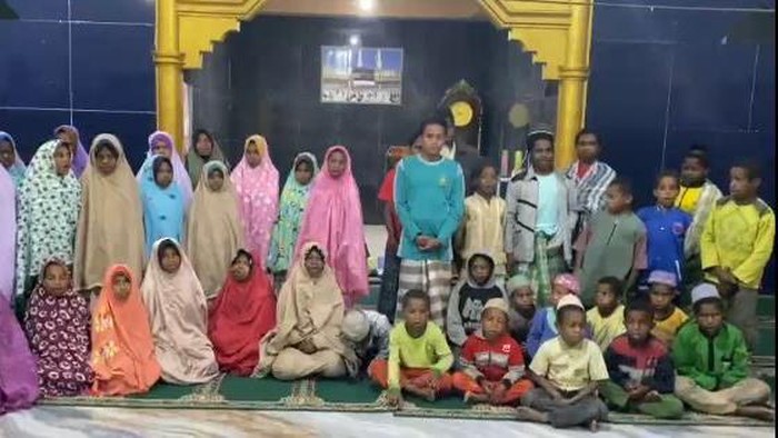 Bantuan sahabat baik begitu berarti untuk anak-anak Pesantren Al Istiqomah di Wamena, Kabupaten Jayawijaya, Papua. Yuk, salurkan donasi hanya di berbuatbaik.id.