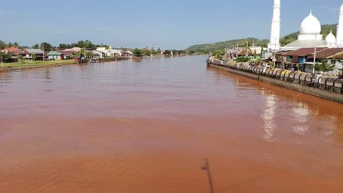 Sungai Malili di Luwu Timur, Sulawesi Selatan (Sulsel) tercemar limbah tambang nikel.