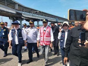 Tinjau Arus Balik Pelabuhan Bakauheni, Menhub Imbau Pemudik Waspada COVID