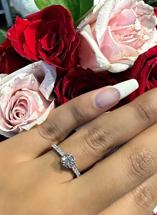 Dalam keterangan unggahannya Millen menulis The best is yet to come. Sebelumnya Millen sendiri memang sudah memperkenalkan Lionel Lee ke keluarganya, begitupun sebaliknya. Kini hubungan Lionel dan Millen tampaknya sudah semakin serius. Foto: Instagram/@millencyrus