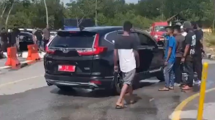 Mobil Dinas Pemkab Bengkalis yang viral serobot antrean ternyata masuk kendaraan prioritas