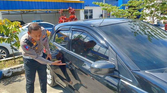 Mobil pemudik dibobol pencuri.