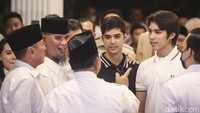 Untuk diketahui, Partai Gerindra menggelar Rapat Koordinasi di kediaman Prabowo Kamis malam.