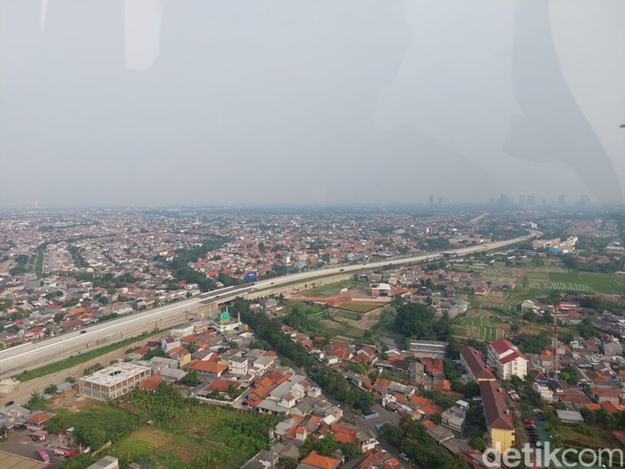 Naik helikopter