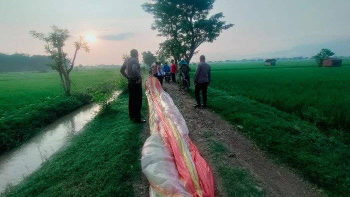 Polisi Ponorogo mengamankan balon udara