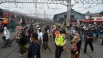Potret Penumpang KRL Usai Libur Lebaran, Sudah Ramai?