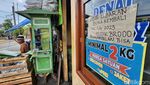 Potret Warung hingga Toko Masih Tutup Bikin Warga Kelimpungan