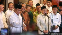 Sebagaimana diketahui, koalisi besar berisikan KIB plus Koalisi Kebangkitan Indonesia Raya (KKIR) yang beranggotakan Partai Gerindra dan PKB. Kemungkinan realisasi koalisi besar tersebut masih bisa terwujud.