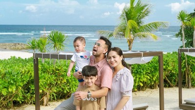 Ampun Deh! Raffi Ahmad Ngaku Susah Punya Foto Keluarga dengan Gaya Kompak
