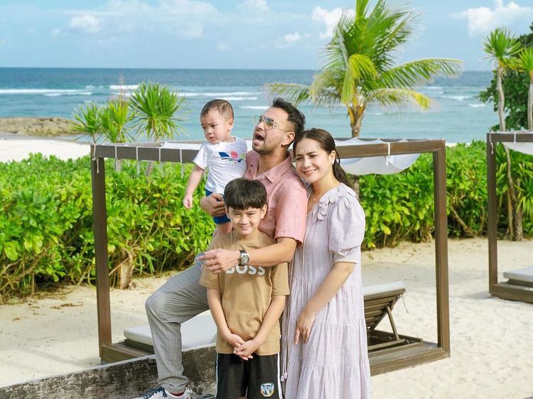 Ampun Deh! Raffi Ahmad Ngaku Susah Punya Foto Keluarga dengan Gaya Kompak