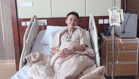 Ruben Onsu memperlihatkan masuk ke rumah sakit lagi. Foto: instagram Ruben Onsu