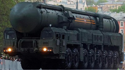 Rusia Pamer Rudal Balistik Antarbenua di Latihan Parade Militer