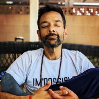 Kini pria 44 tahun itu sudah bersih dari narkoba selama tiga tahun. Shaun tampak lebih segar.Foto: dok. Instagram/@shaunweiss