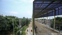Skybridge ini membentang sepanjang 243 meter dengan lebar 3 meter.