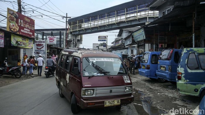 Pembangunan Skybridge Bojong Gede tengah dilakukan. Proyek ini ditargetkan rampung pada Oktober 2023.