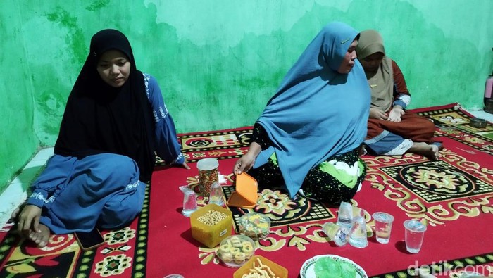 Suasana duka kediaman bayi meninggal dunia usai kaget dengar ledakan petasan di Gresik