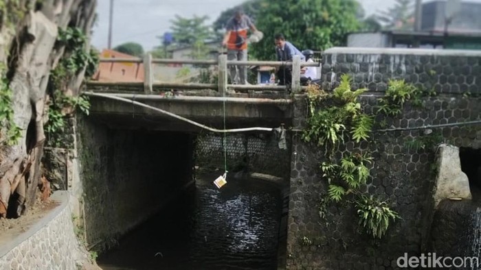 Sungai di Sukabumi.