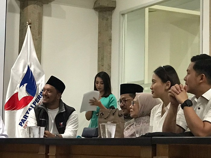 Wamenag Zainut Tauhid turur hadiri pelantikan anaknya jadi kader Perindo