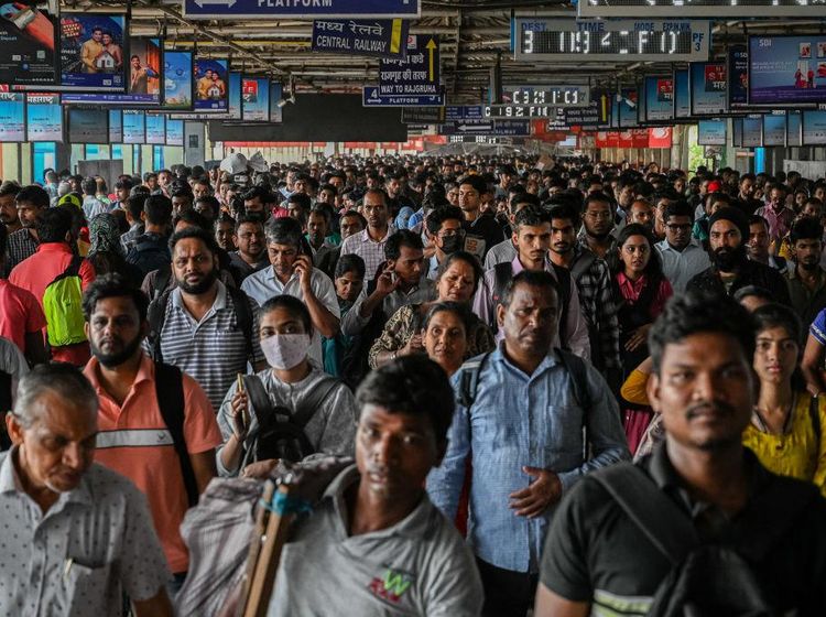 Penduduknya Bakal Lampaui China, Ini Potret Padatnya India