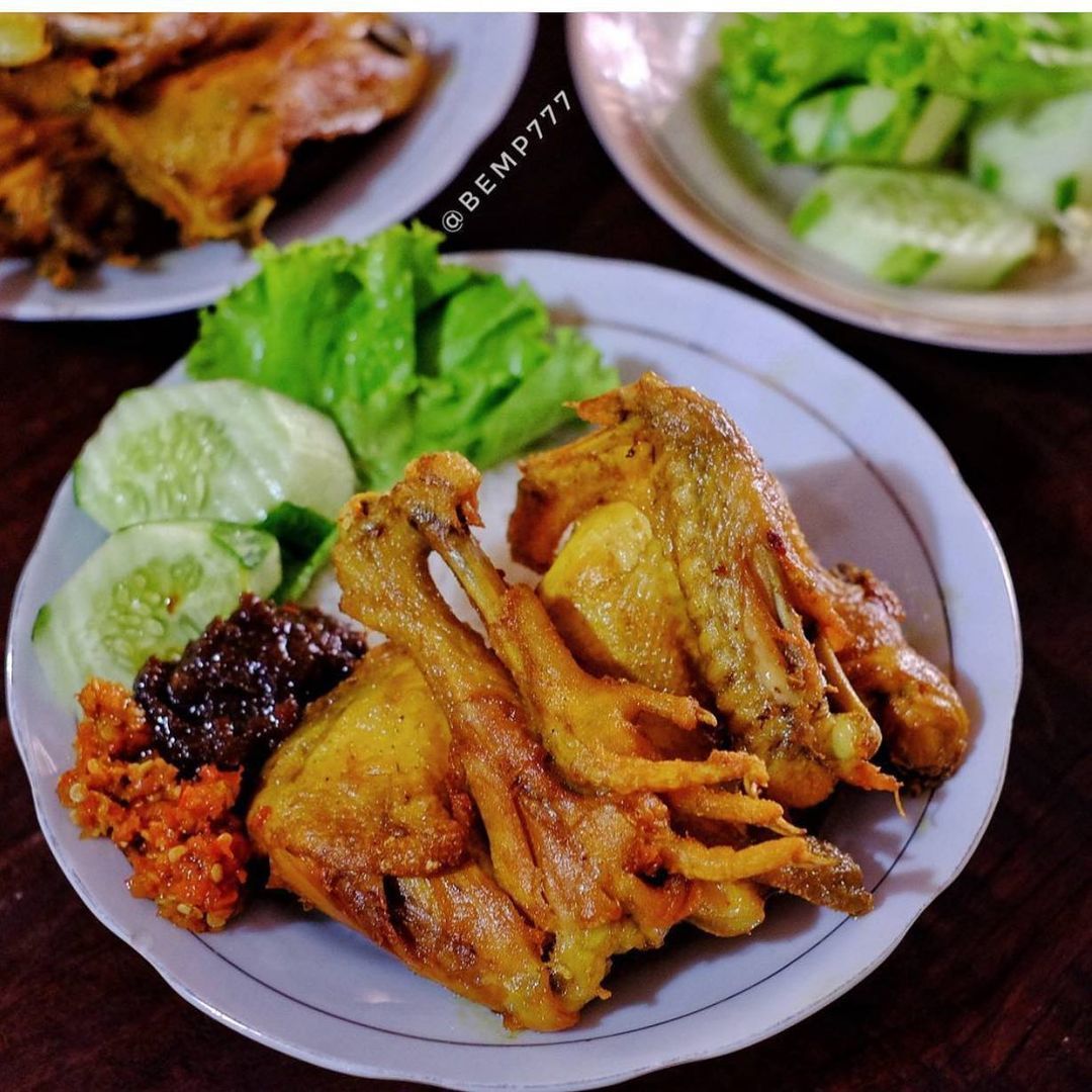 5 Ayam Goreng Legendaris, Ikon Kuliner di Semarang hingga Surabaya