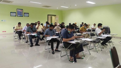 Anak Bupati Jembrana I Nengah Tamba, I Gede Gumi Asvatham, mencalonkan diri sebagai bacaleg DPRD Provinsi Bali lewat Partai Demokrat.