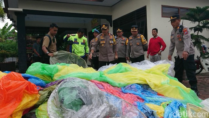 Balon Udara Diamankan dalam Lebaran Ketupat di Trenggalek