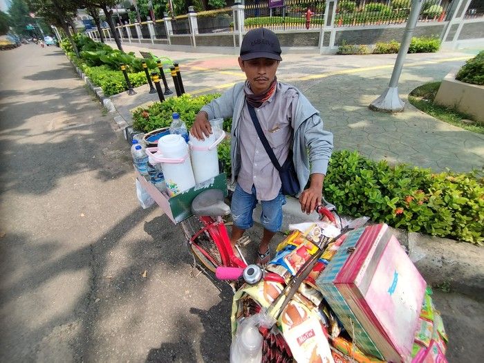 Gokil! Omzet 5 Penjual Makanan Kaki Lima Ini Belasan Juta Rupiah per Hari