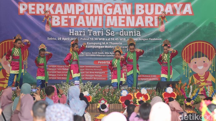Hari Tari Sedunia di Situ Babakan Hari Tari Sedunia di Situ Babakan