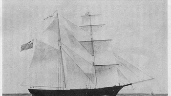 Misteri kapal Mary Celeste: Kapal dagang Mary Celeste ditemukan hanyut di 5 Desember 1872, sekitar 640 km timur Kepulauan Azores Portugal. Kapal itu membawa muatan alkohol, serta makanan dan air yang cukup untuk bertahan berbulan-bulan. Salah satu sekocinya hilang, dan tidak ada tanda-tanda awak kapal, meski barang mereka masih utuh. Mary Celeste berlayar dari New York menuju Genoa di Italia dengan 10 orang di dalamnya: tujuh awak dan kapten kapal, istri kapten dan putri mereka yang berusia dua tahun. Tapi tidak ada tanda-tanda mereka pernah ditemukan. Foto: Live Science