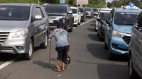 Nah, bagi Anda yang hendak berlibur ke kawasan Puncak diharapkan selalu berhati-hati dalam berkendara.