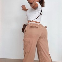 Karena itu, ia merasa orang-orang punya phobia dengan wanita seksi. Aku merasa tersinggung dengan banyaknya kebencian yang aku dapatkan di market dan di Instagram-ku. Aku pikir semua hinaan itu ada kaitannya dengan hot woman phobia yang aku hadapi sehari-hari, kata Kerolay.Foto: Instagram