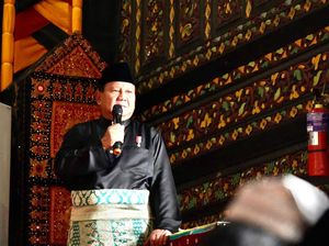 Prabowo Hadiri Acara Adat Minangkabau: Rakyat Sumbar Sangat Setia