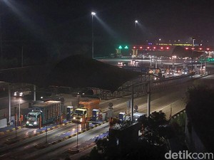 Tol Cikampek Arah Jakarta Padat, Contraflow Berlaku