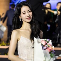 Tak tanggung-tanggung, di awal tahun, Lim Ji Yeon sudah sibuk dengan jadwal promosi drama The Glory. Dia juga muncul di Lies Hidden In My Garden dan The Killing Vote yang tayang dalam waktu berdekatan. Foto: Instagram@limjjy2