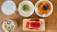 Suasana yang adem dan asri jadi bonus bersantap di sini. La Vie En Rose Patisserie bisa kamu coba saat mengunjungi Kota Kembang.