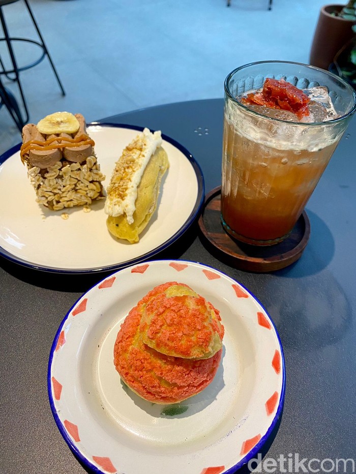 Mencicipi Eclair Gethuk dan Donat Brule di 2 Bakery Hits Bandung