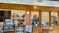 Selain Seroja Bake, ada La Vie En Rose Patisserie di Jalan Ciumbuleuit Nomor 107 yang bisa dicoba. Lokasinya di dalam Garage Room.