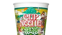 Pernah terpikirkan untuk memakan minumanmu? Sebuah inovasi rasa dari mie instan cup menghadirkan kaldu matcha untuk pelengkap mie yang lembut. Foto: Klook