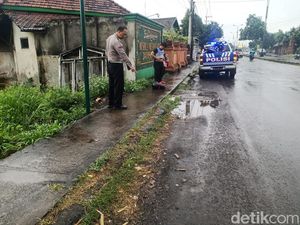 Pasutri Tabrak Pagar Musala di Jalur Arteri Mojokerto, Suami Tewas