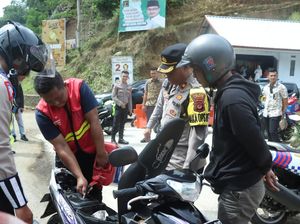 Belasan Motor Pemudik Mogok Habis Bensin di Tasik, Begini Akhirnya