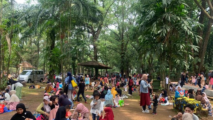 Pengunjung Ragunan Hari Ini (29/4)