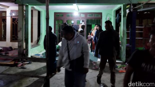 Seorang bayi meninggal karena kaget mendengar suara ledakan petasan. Peristiwa itu terjadi di Gresik, Jawa Timur. Simak penjelasan selengkapnya!
